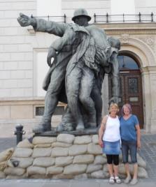 Friday night, Ann & Val and a very large statue!